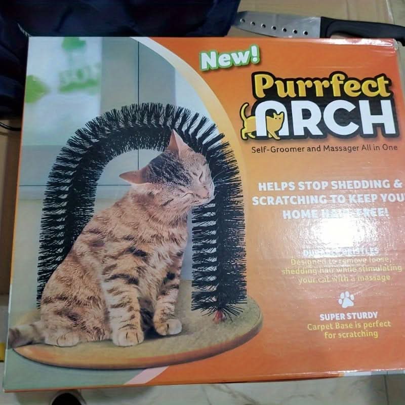 Carbon Fiber Cat Scratching Arch with Self-Groomer