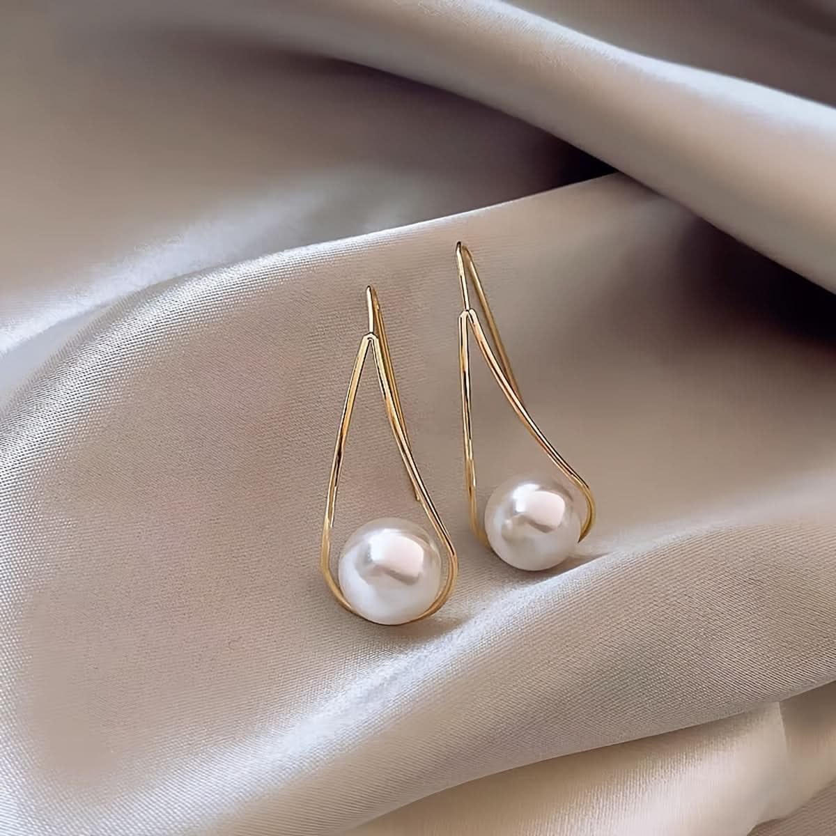 Vintage Copper Pearl Stud Earrings - with Imitation Pearl