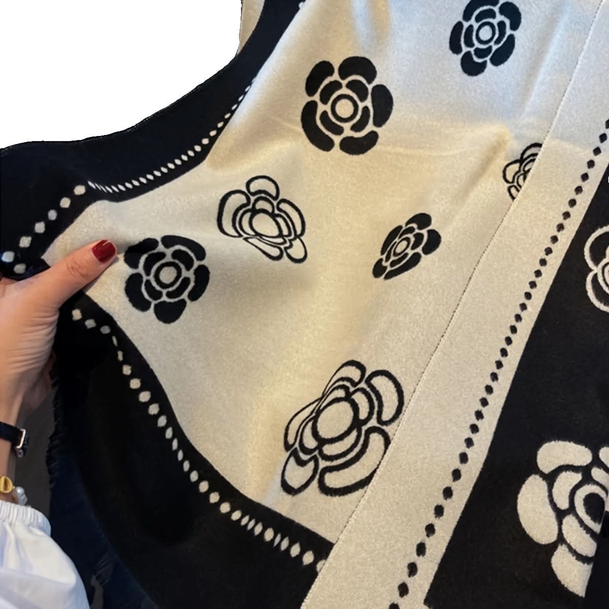 Camellia Flower Soft Cotton Shawl Scarf – Warm & Stylish for Autumn/Winter