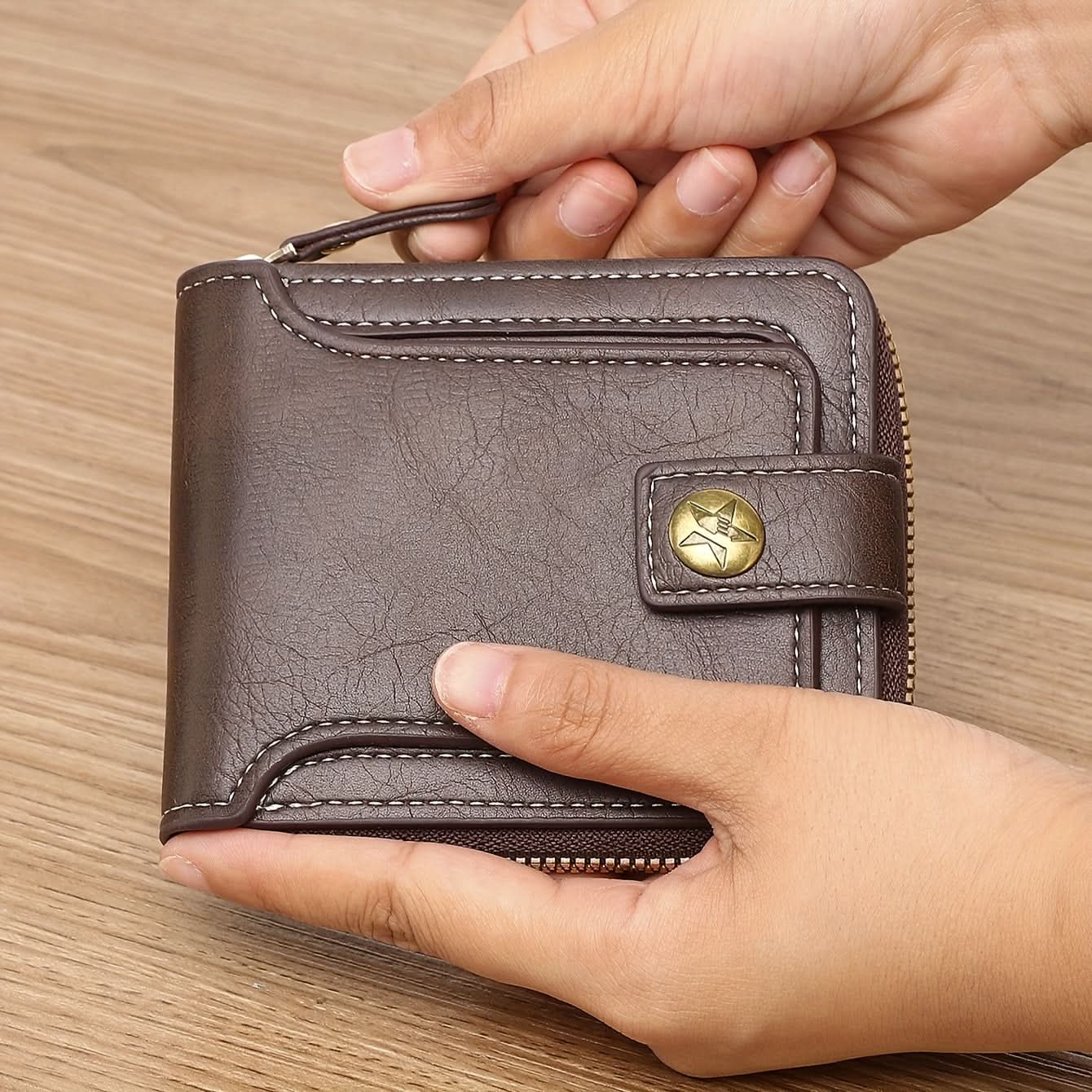Stylish Men's Tree Pattern Wallet with Zipper Closure