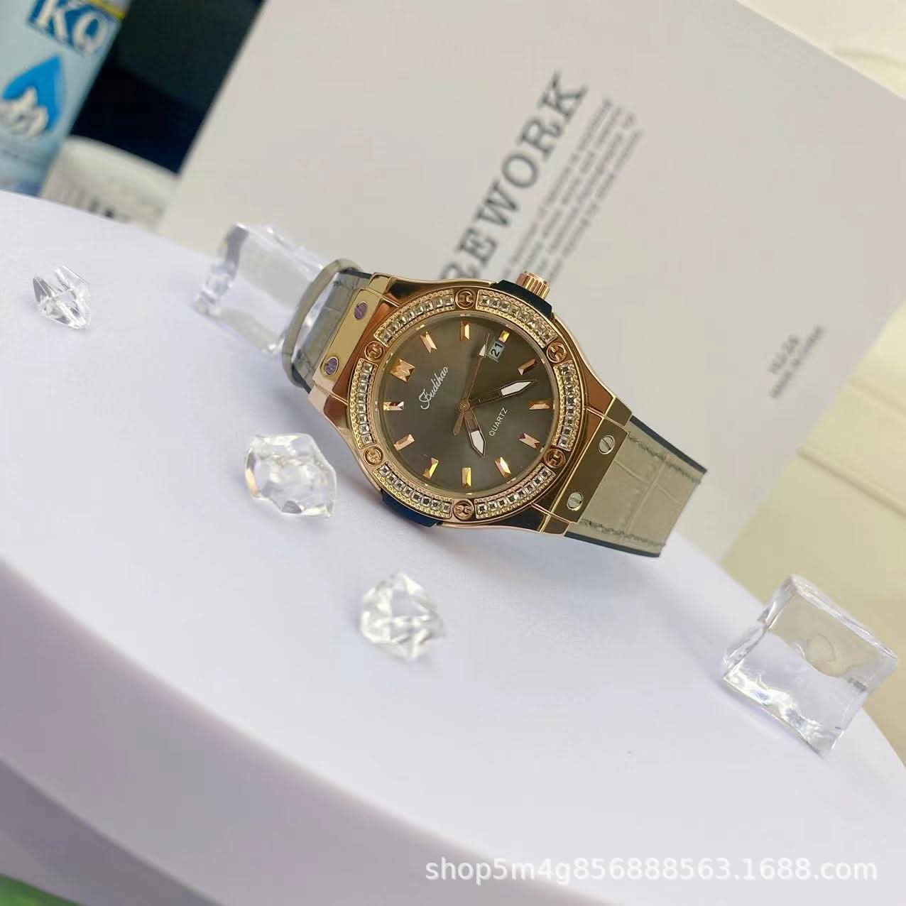 Golden Oak AP Watch – Light Luxury, Versatile Fashion