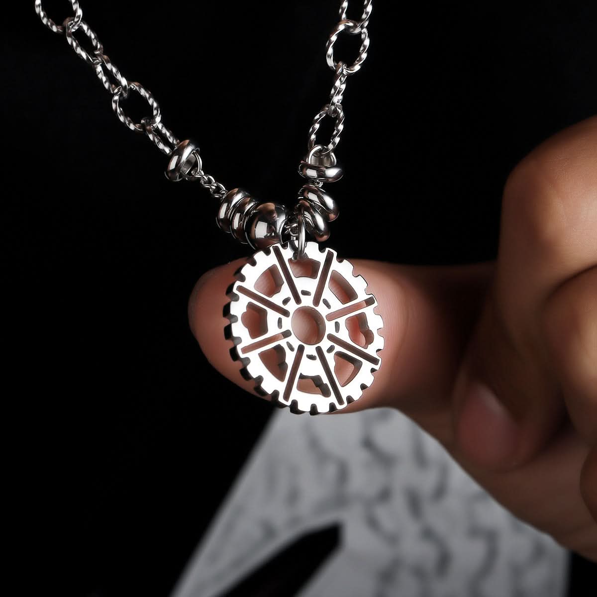 Men’s Gear Pendant Necklace – Hip-Hop Streetwear Chain