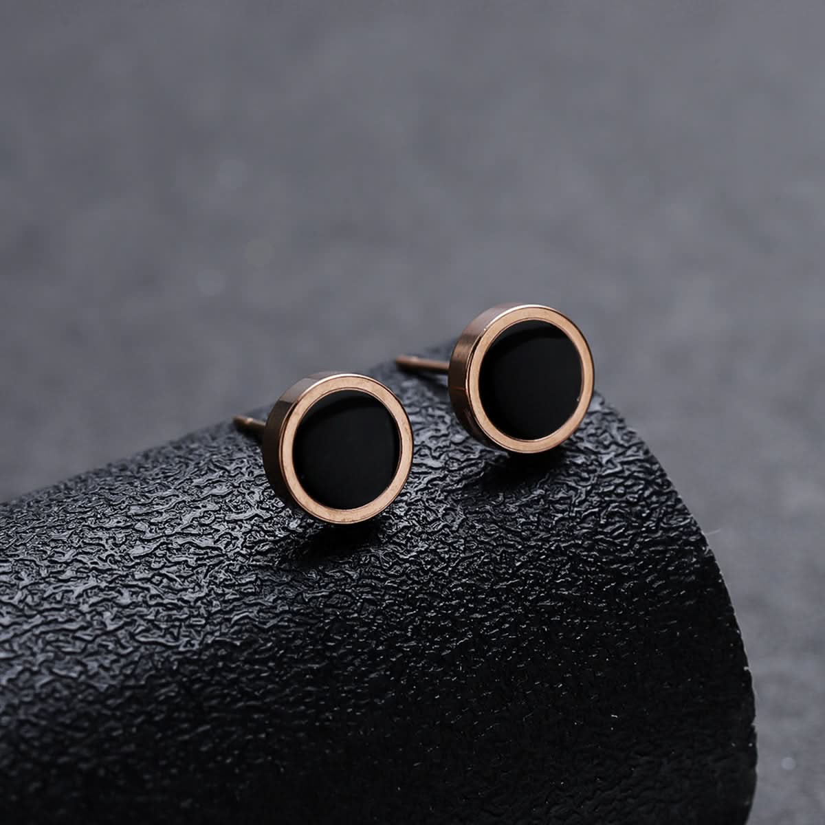 Unisex Glossy Round Earrings – Hip-Hop Style & Simple Design