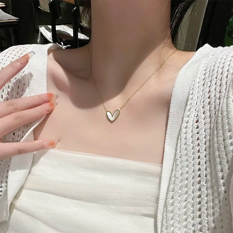 Mother-of-Pearl Heart Pendant Necklace – Gold Titanium Steel Clavicle Chain for Women