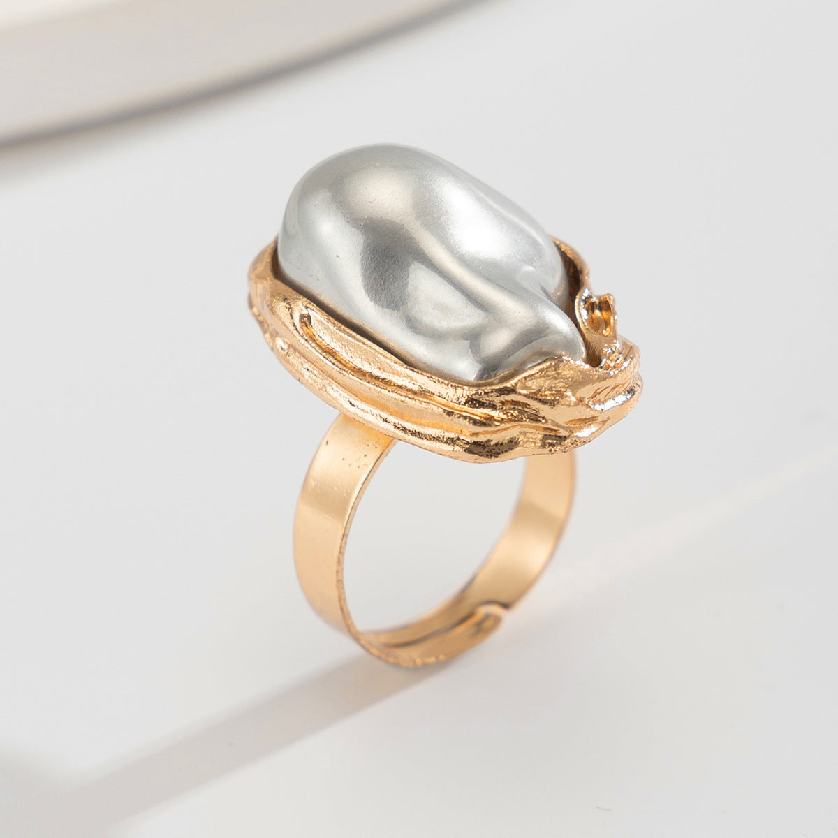 Baroque Pearl Statement Ring – Irregular Alloy Geometric Design for Women