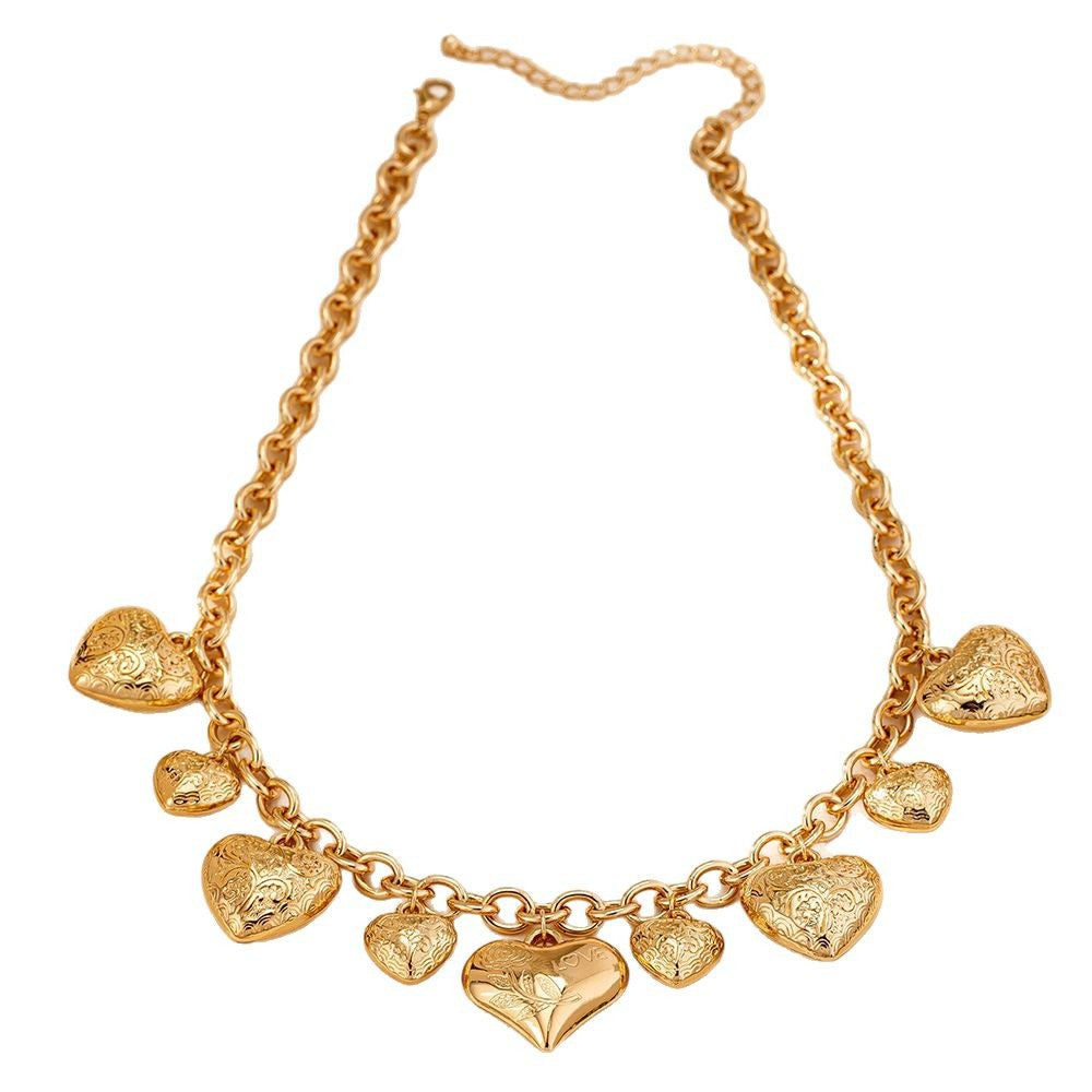 Gold Heart Pendant Necklace – Elegant Light Luxury Jewelry for Women
