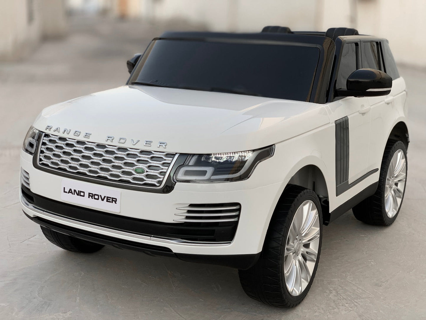 Range Rover Battery Operated 12V Ride On Car Assorted