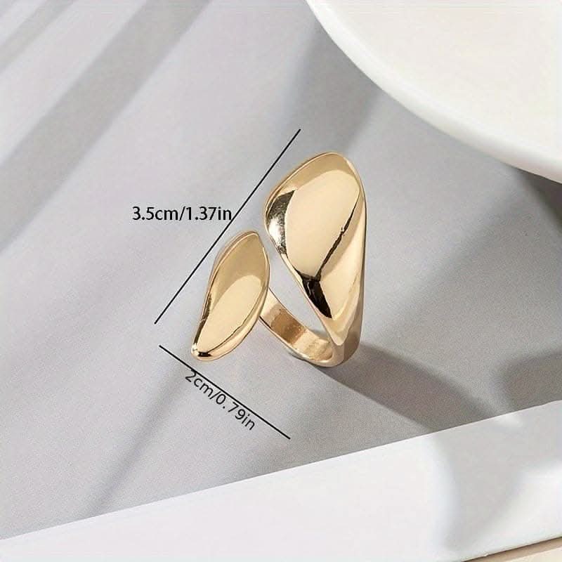 Luxurious Adjustable Open Ring – Golden Polished Minimalist