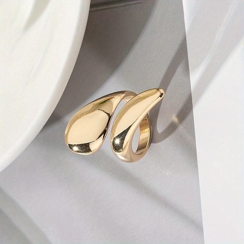 Luxurious Adjustable Open Ring – Golden Polished Minimalist