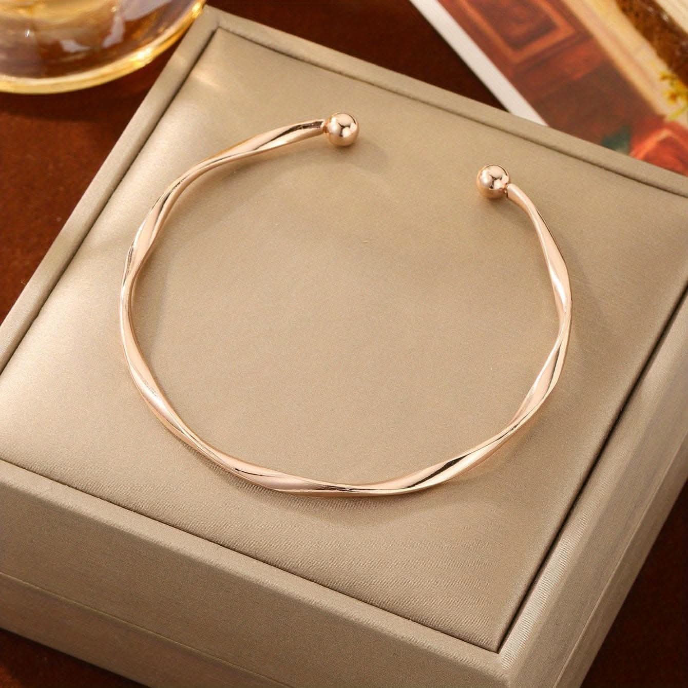 Geometric Twisted Bangle – Simple Style Cuff