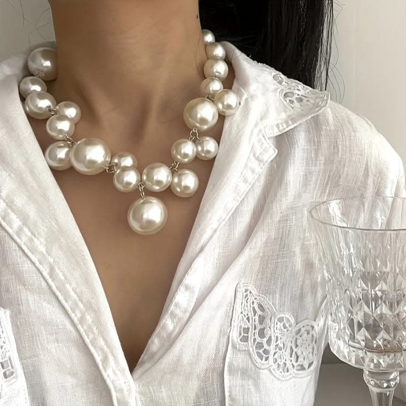 Luxurious Faux Pearl Necklace – Elegant Evening Jewelry