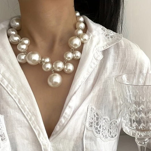 Luxurious Faux Pearl Necklace – Elegant Evening Jewelry