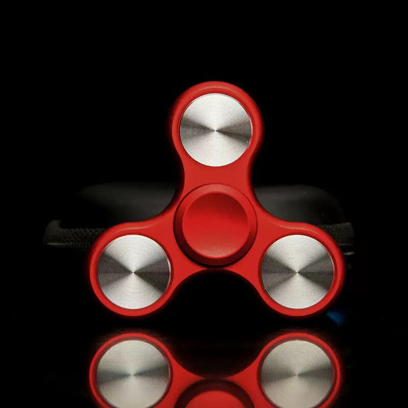 High-Speed Metal Finger Gyroscope Toy – Tri-Leaf Spinner for Kids & Adults