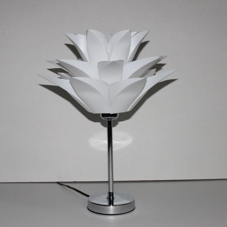 Modern Nordic Lotus Table Lamp – Dimmable Ambient Lighting for Living & Dining Rooms