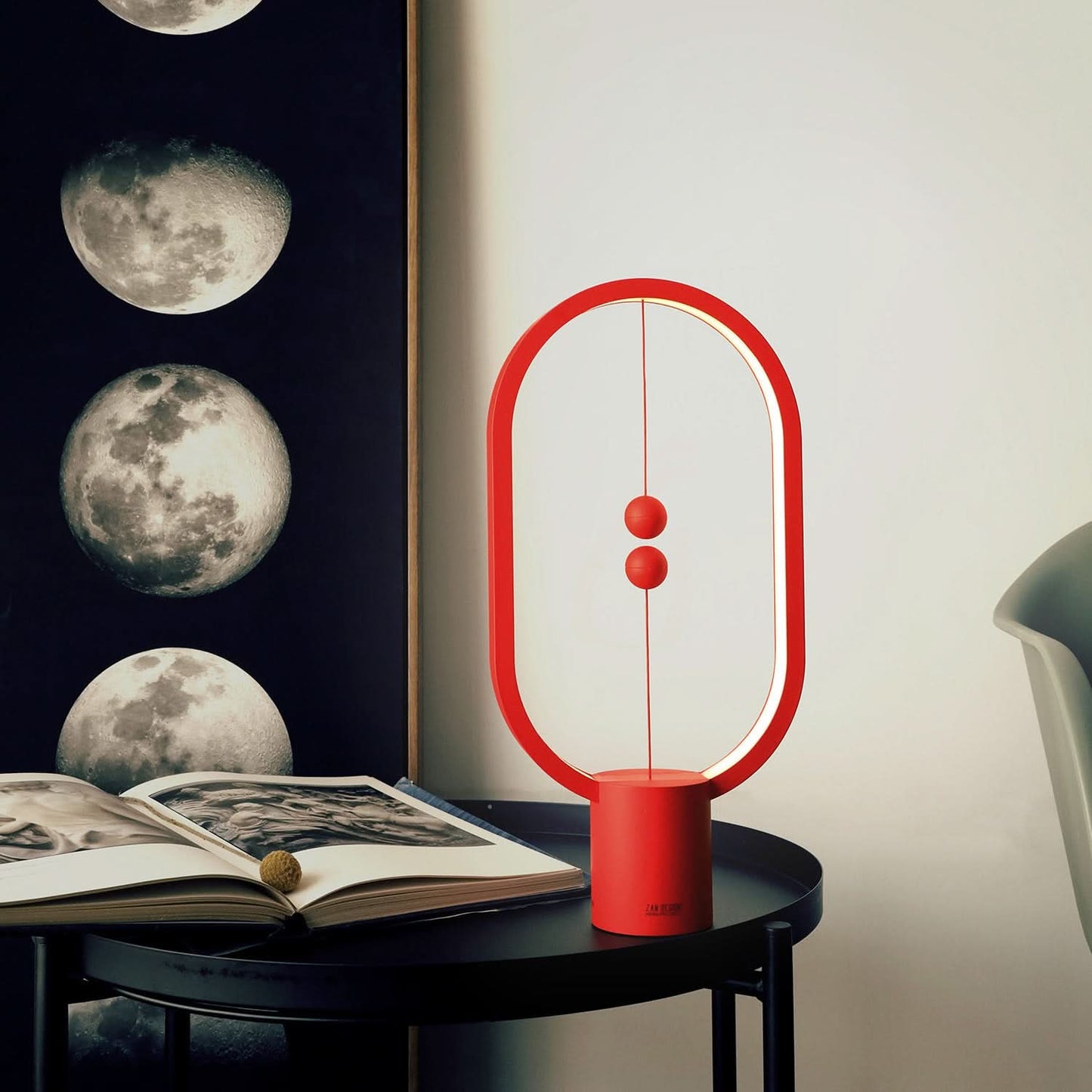Magnetic Suspension LED Table Lamp – Mini Balance Lamp for Bedroom