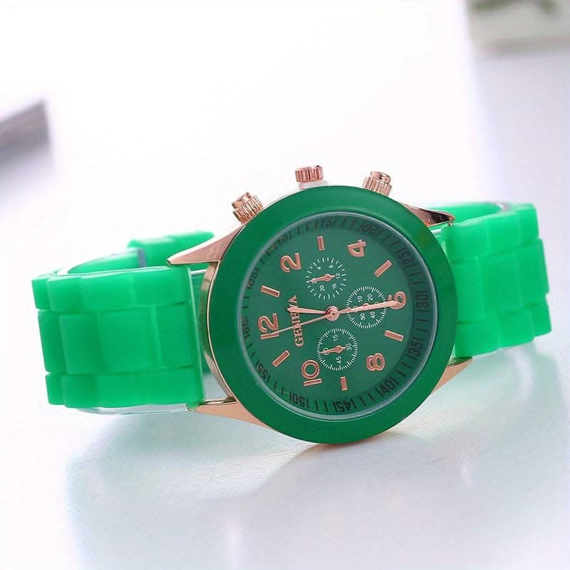 Stylish Round Quartz Watch with Triple Dial & Silicone Band – Unisex Sports Wristwatch