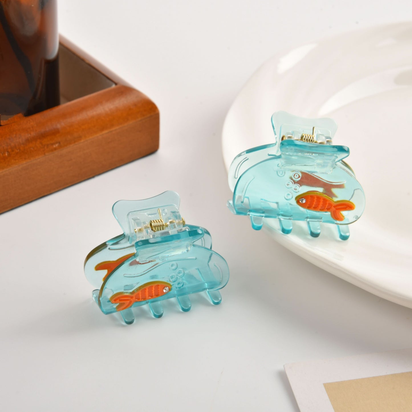 Transparent Fish Tank Acetic Acid Hair Claw