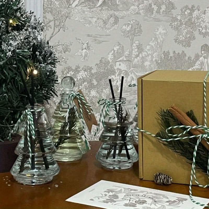 Christmas Tree Aromatherapy Glass Bottle – Fragrance-Free Tabletop Decor