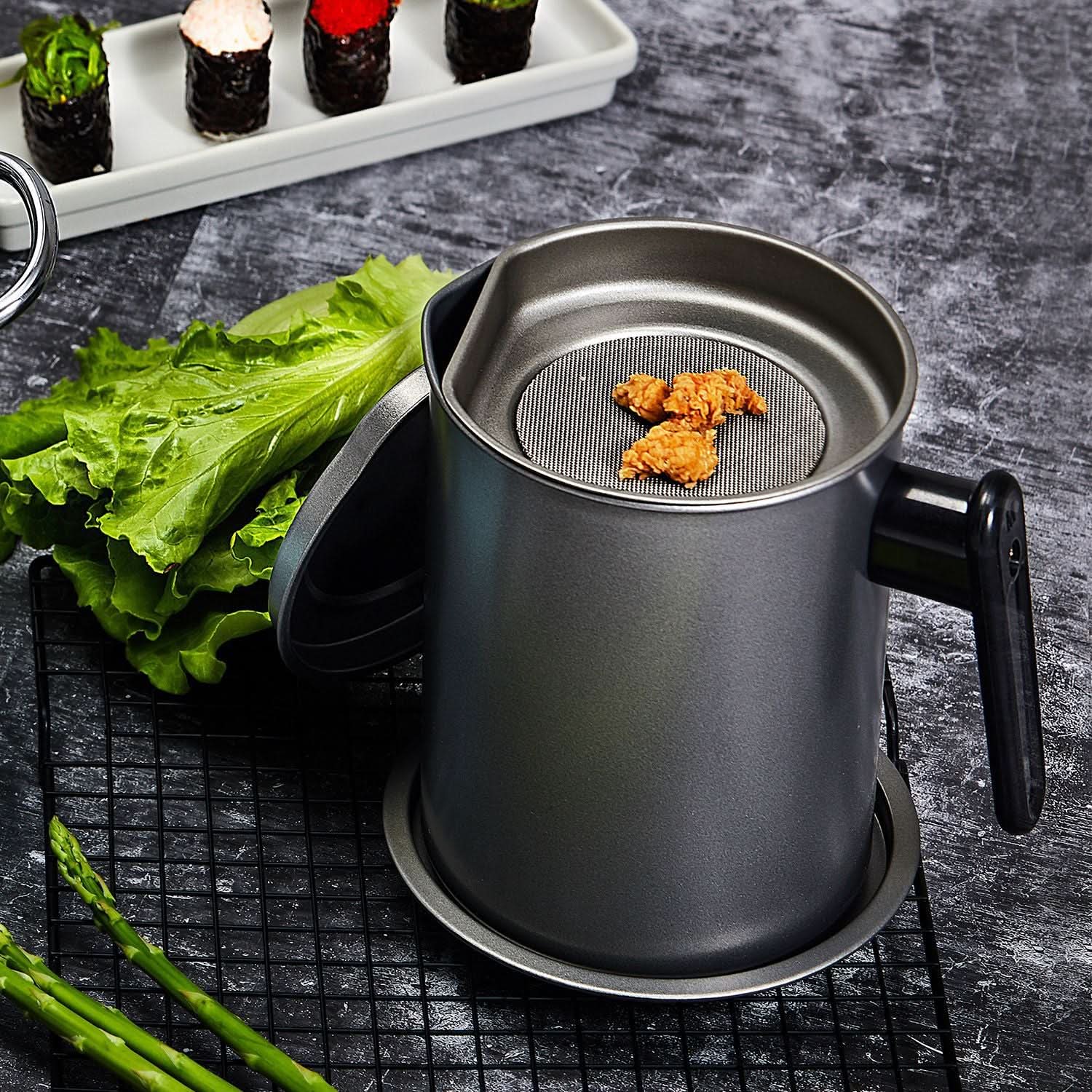 Japanese Oil Pot – Fine Iron 1.4L Oil Filter & Storage Bottle
