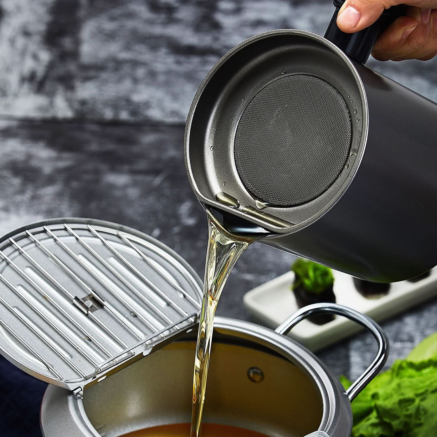 Japanese Oil Pot – Fine Iron 1.4L Oil Filter & Storage Bottle