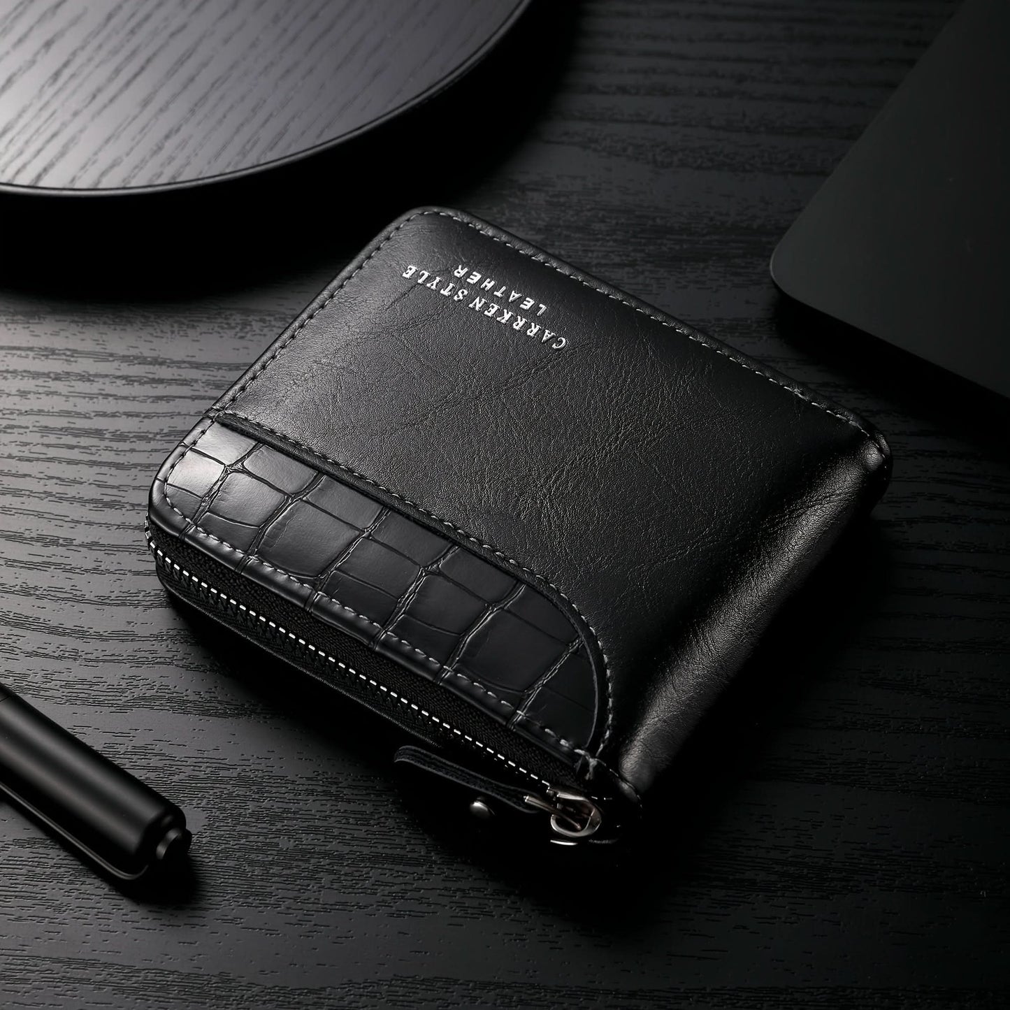 Stylish Men's Multifunctional Wallet with Zipper Closure