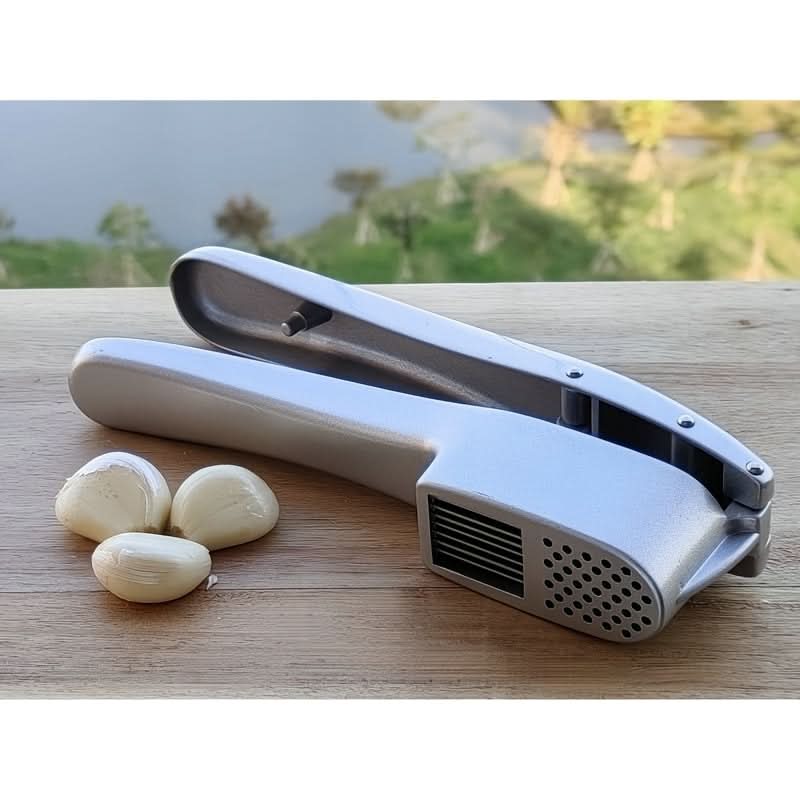 Multifunctional Aluminum Alloy Garlic Press – Slices & Mins Garlic, Easy-to-Use