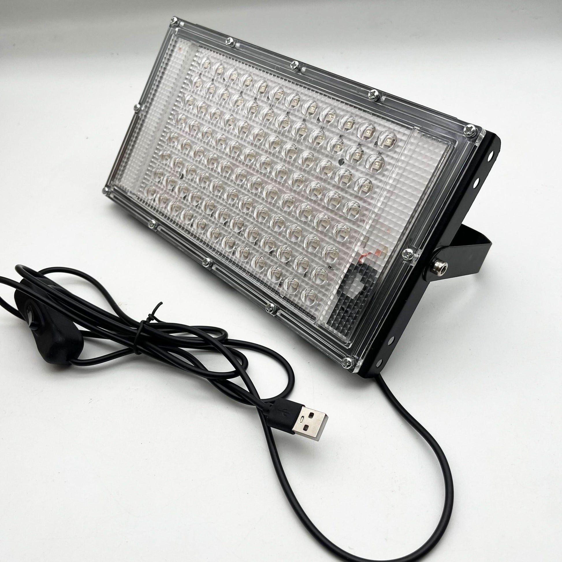 USB-Powered Warm LED Light – 96 LED Beads, On/Off Switch