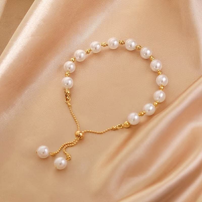 Shimmering Elegant Pearl Charm Bracelet