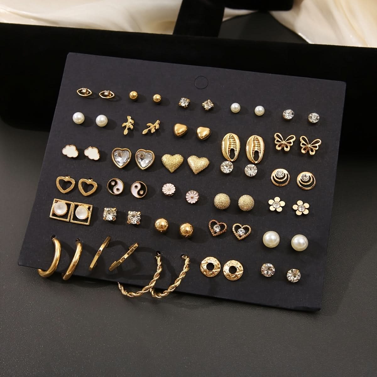 Pack of 30 Pairs Heart-Shaped Rhinestone Flower Earrings