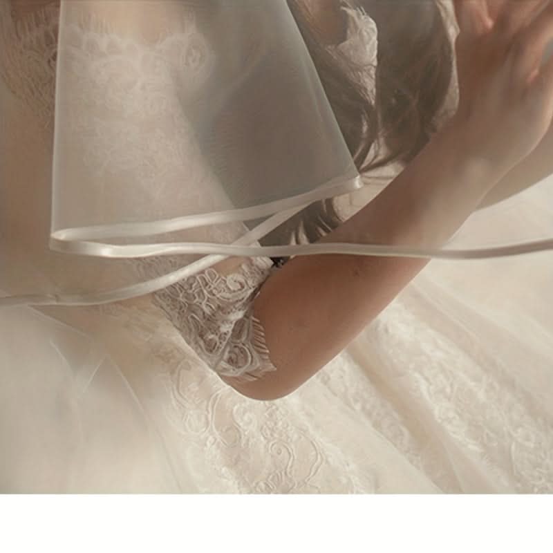 Vintage Double Layer Bridal Veil with Satin Edging – Elegant Wedding Accessory for Brides
