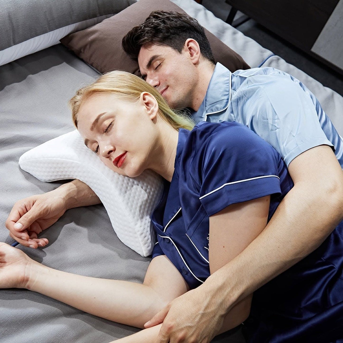 Plush Couple Pillow with Memory Foam - Removable Cover for Ultimate Comfort