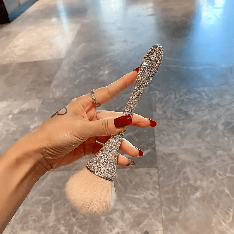 Diamond-Encrusted Large Makeup Brush – Soft Nylon Bristles for Powder