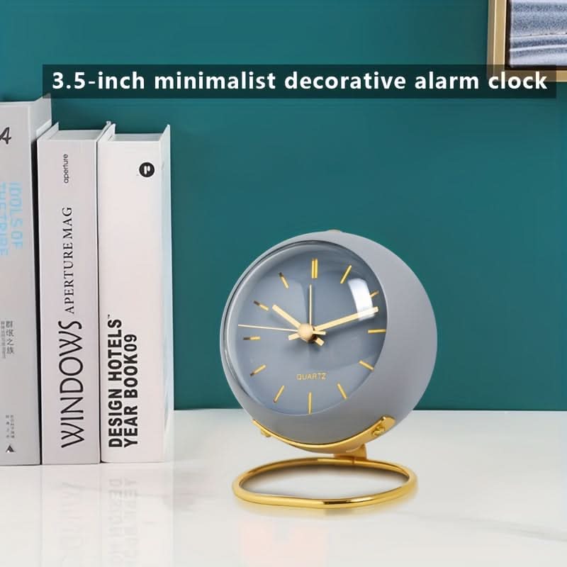 Silent Nordic Desk Clock – Battery-Operated Metal Alarm Clock