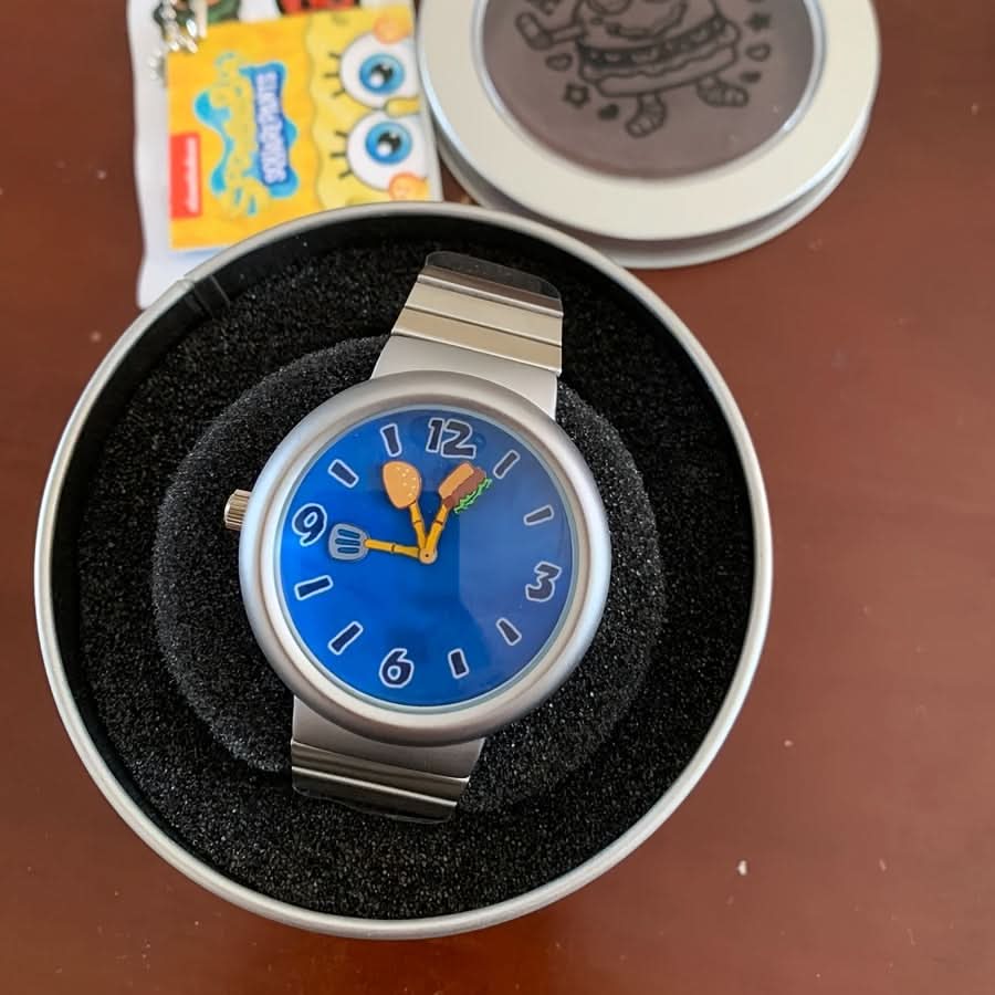 Unique Burger-Themed Blue Dial Watch – Silvery Matte Finish