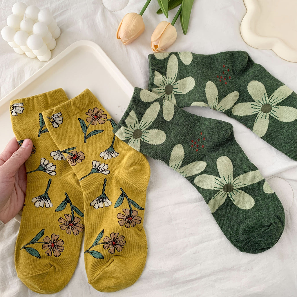 Vintage Floral Mid-Calf Socks – Lightweight & Breathable