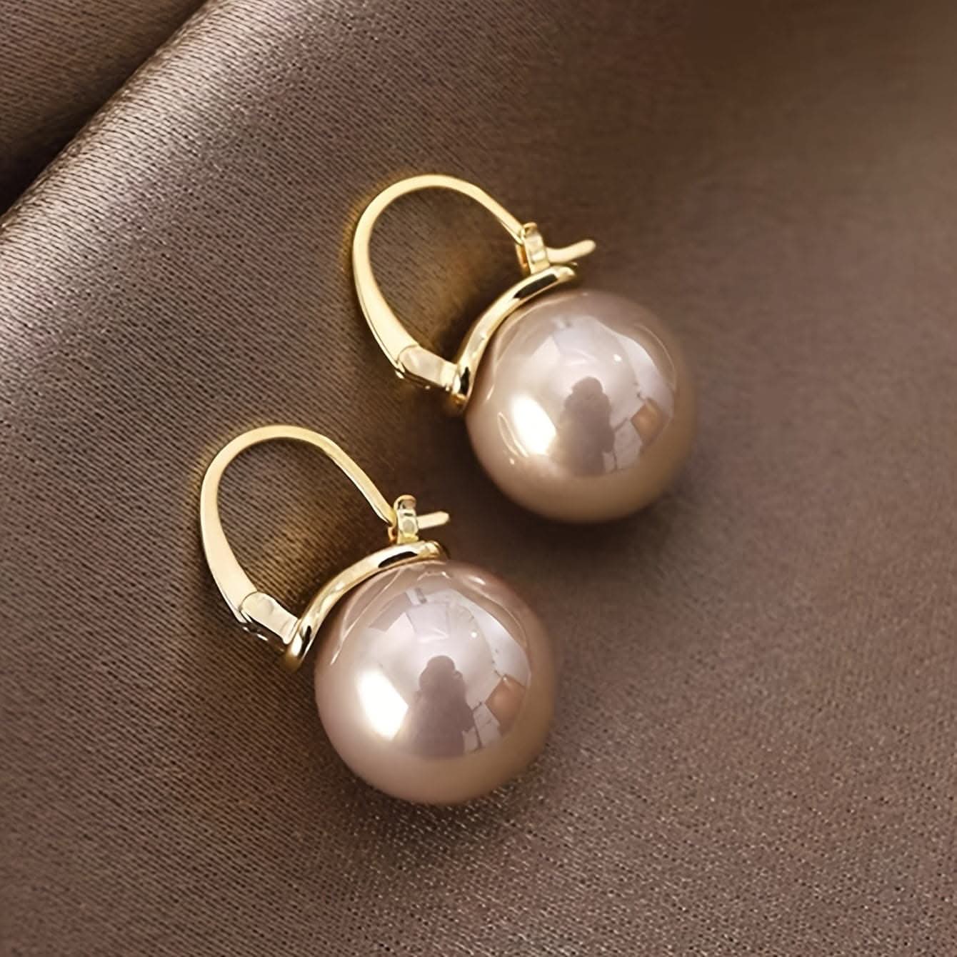 Vintage Pearl Hoop Earrings – Elegant Design