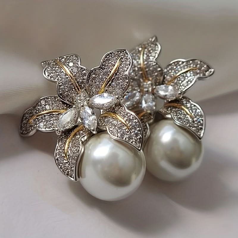 Vintage Pearl Flower Stud Earrings for Women