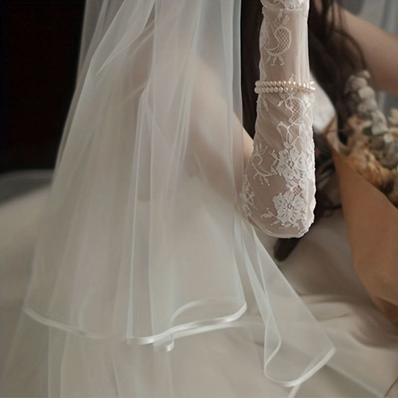 Vintage Double Layer Bridal Veil with Satin Edging – Elegant Wedding Accessory for Brides