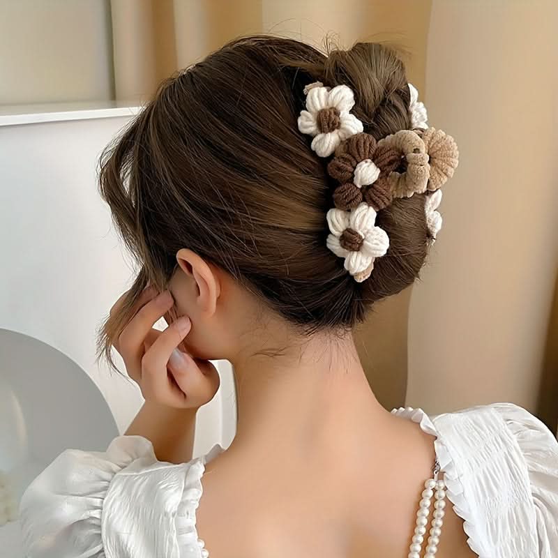 Vintage Flower Hair Claw Clip – Large Knitted Shark Clip for Women
