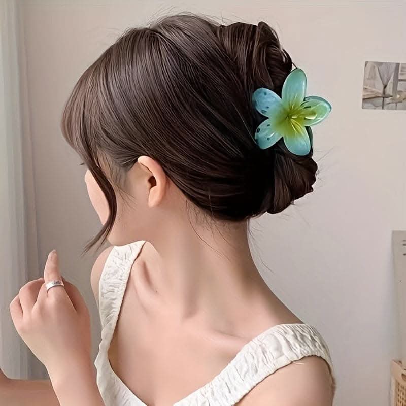 Vibrant Flower Shaped Hair Claw Clip – Trendy & Non-Slip