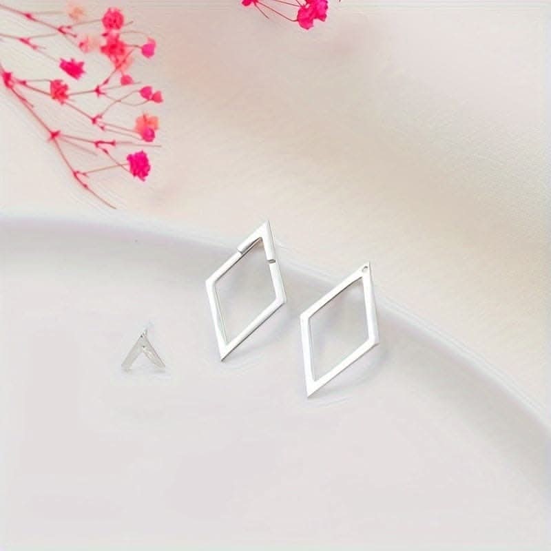 Geometric Open Frame Design Stud Earrings