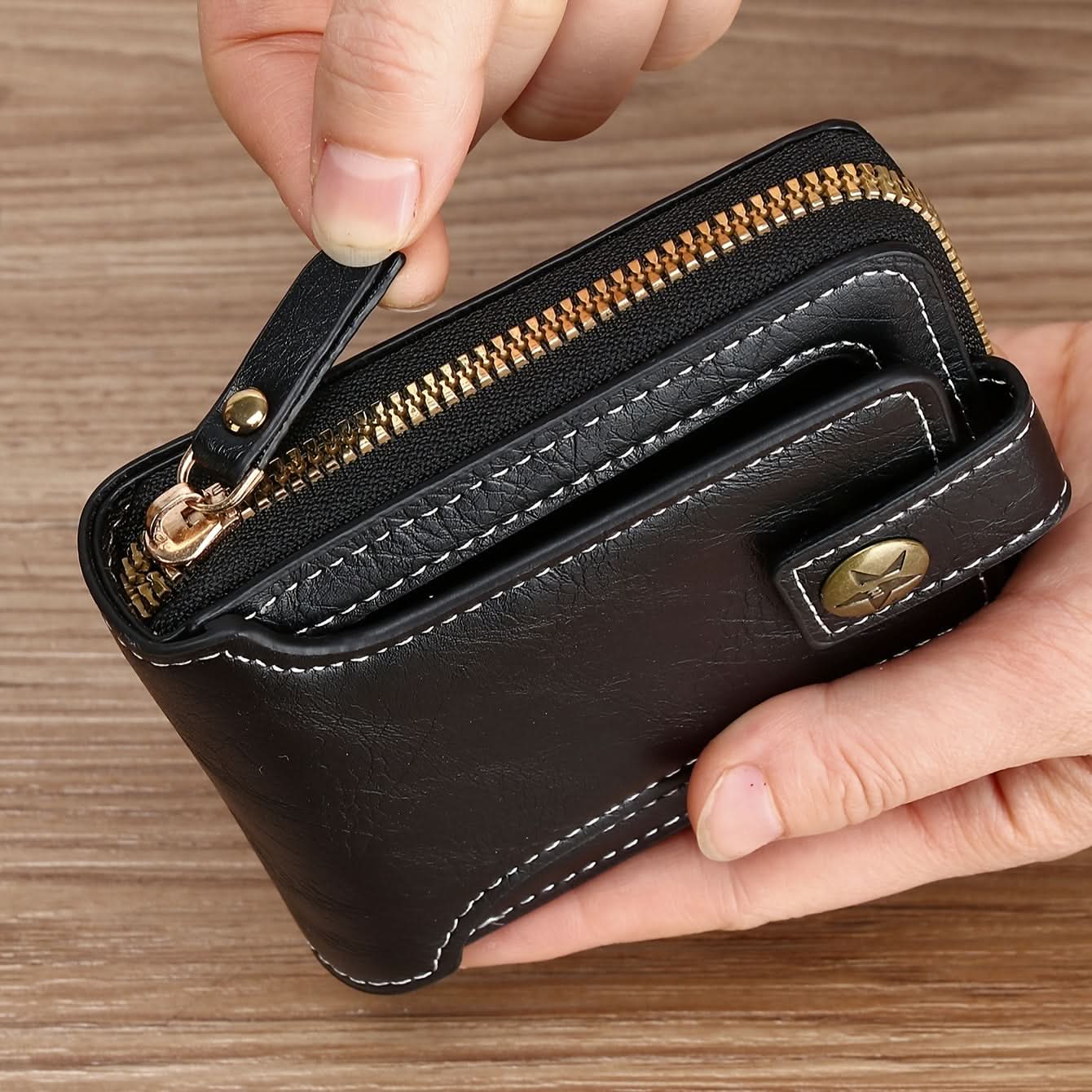 Stylish Men's Tree Pattern Wallet with Zipper Closure