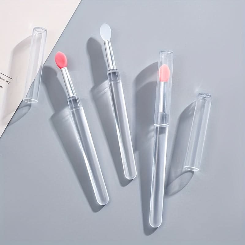 Reusable Silicone Lip Brush with Cap – Soft, Flexible, Hygienic, Travel-Friendly