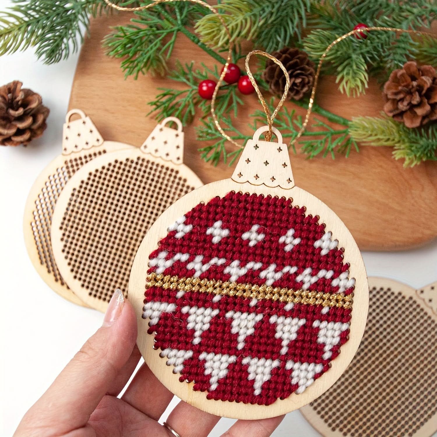 Christmas Embroidery Kit - Wooden & Glass Ball Needlework Craft Set for Home Decor