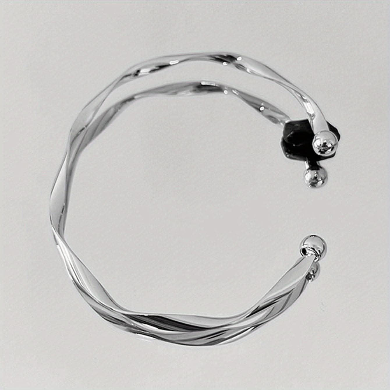Geometric Twisted Bangle – Simple Style Cuff