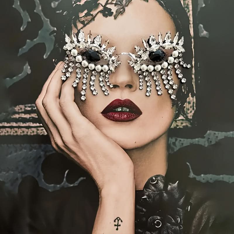 Chic Rhinestone Tassel Devil's Eye Glasses Frame