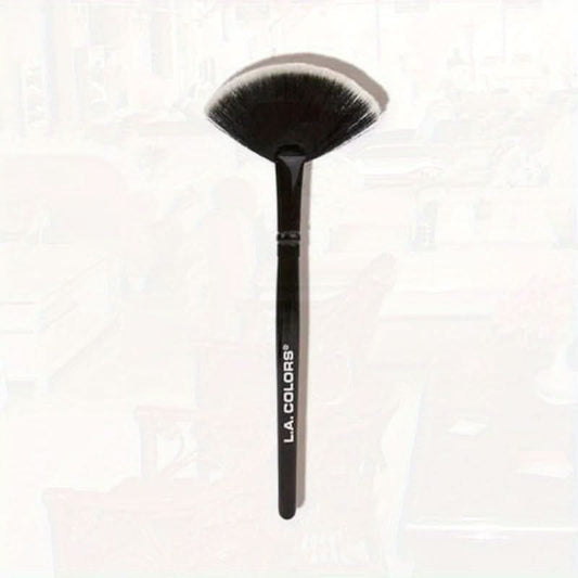 Fan-Shaped Highlighter Brush for Precise Application
