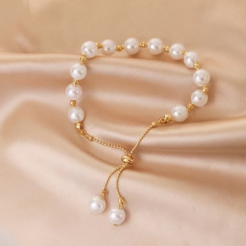 Shimmering Elegant Pearl Charm Bracelet