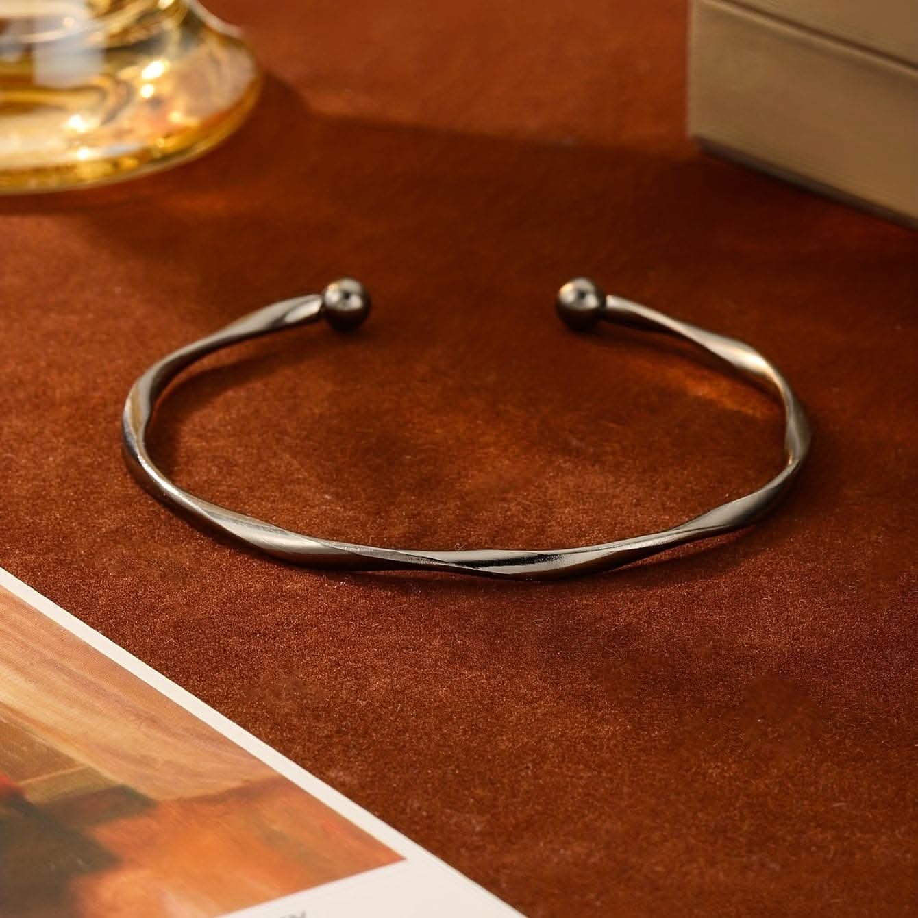 Geometric Twisted Bangle – Simple Style Cuff
