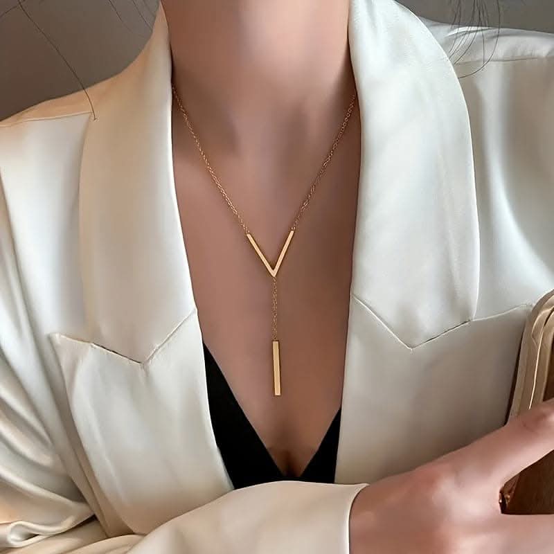 V-Shaped Long Pendant Necklace – Elegant Minimalist Accessory